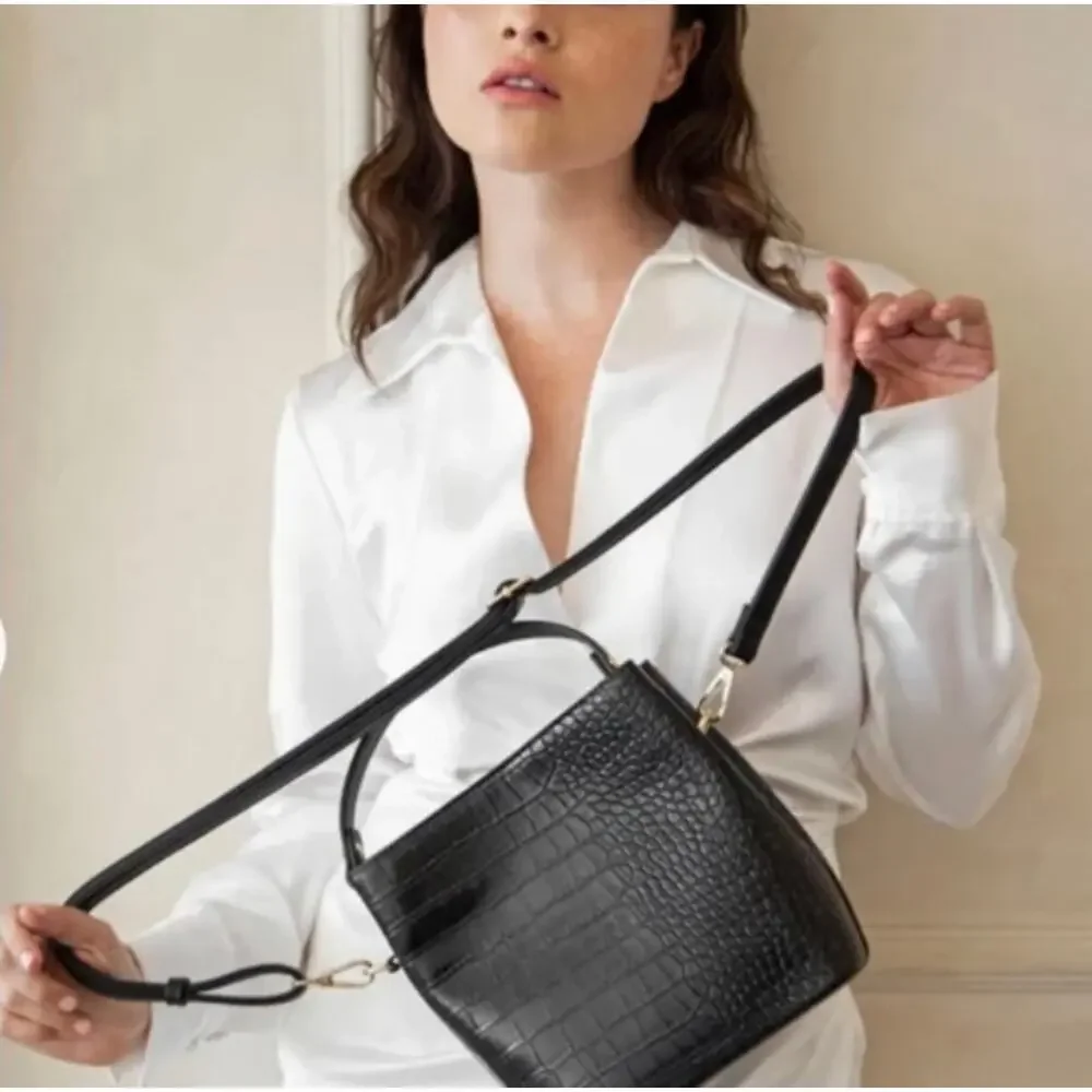 NWT AOTA $188 ELENA Croc Top Handle Bucket Crossbody Bag, Women's Black Purse - Picture 1 of 8